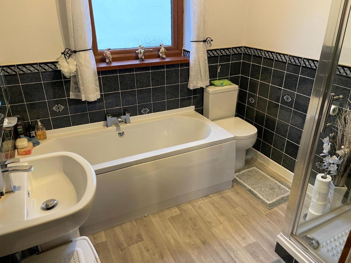 Dyffryn Taf - Spacious 3 Bedroom Bungalow Close To Amenities St Clears Dış mekan fotoğraf